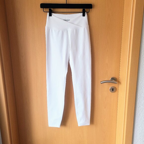 Ododos White Crossover Waistband Running Yoga Leggings Small - New with tags - Picture 4 of 10